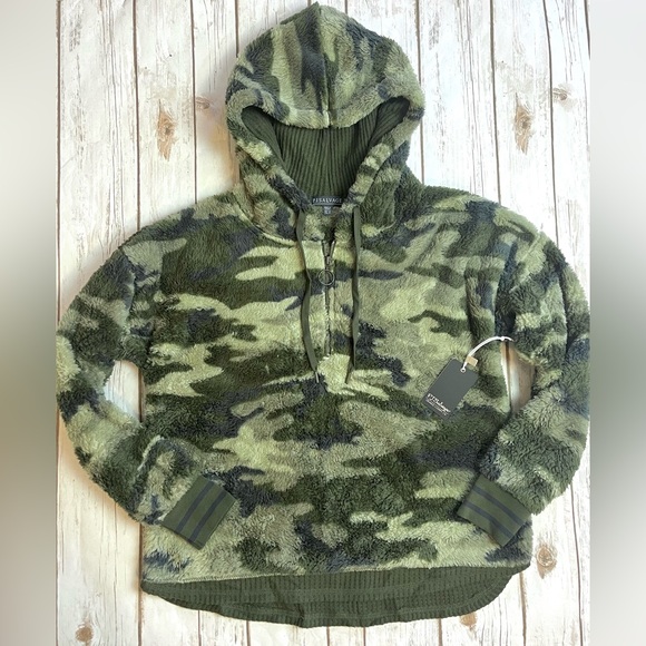PJ Salvage Fuzzy Fleece 3/4 Zip Camo Hoodie Sweatshirt Size M Medium NWT - Picture 1 of 5